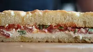 Focaccia ripiena di pomodorini e burrata con lo Chef Mainardi | Samsung