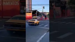 Maverick V8 acelerando 