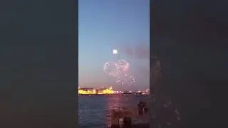 Салют в честь Победы ! Урррааа! Петербург. 