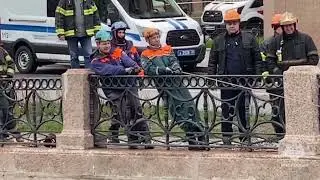 в Санкт-Петербурге автобус упал в канал. Есть погибщие