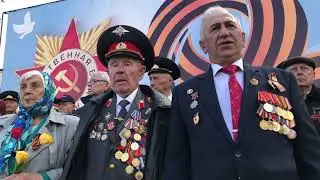 Ветераны Великой Отечественной войны вместе с военнослужащими козельской дивизии спели  День Победы