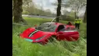 Ferrari 488 Pista (300 000 €) Crash