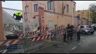 Addetti rimozione auto barricati nel deposito: tensione alle stelle in viale Monastir