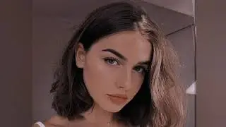 Selfie poses ideas for Instagram