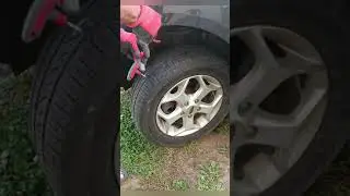 Ремонт прокола безкамерной шины (колеса) за 5 минут...