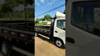 CAMINHÃO FOTON CARROCERIA CARGA SECA DE MADEIRA.
