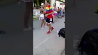 Bu çocuk bir harika futbolcu ve cambaz