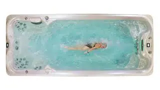 Jacuzzi® Swim Spa - How to Swim the FrontCrawl