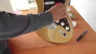 UNBOXING SQUIER CLASSIC VIBE 70S STRATOCASTER