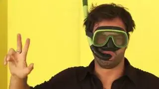 Darth Vader stikt in charismatische wimpers - Urgent Live
