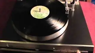 Mitsubishi LT-22 Linear Tracking, Direct Drive Turntable