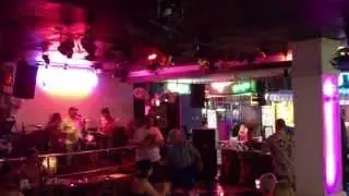 Волкин Стрит (Walking street).ПАТТАЙЯ.ДЕД ОТЖИГАЕТ