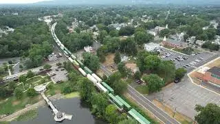 Trenes cruzándose captado desde un Dron
