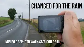 Street Photography - Ricoh GR iii/Changed for the rain