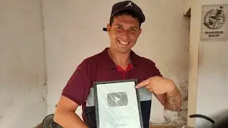 #Recrutei meu #vizinho para ser o primeiro da rua para ver a minha placa do #YouTube #olha a#Reação🤔