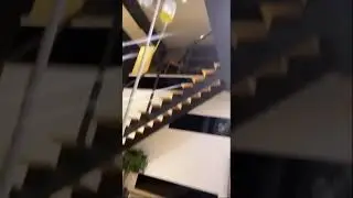 МОРГЕНШТЕРН ЛЕЖИТ ПОД КАПЕЛЬНИЦОЙ