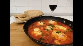Eggs in Purgatory 😋 Ancient Neapolitan recipe - Le ricette di zia Franca