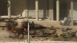 Боевые действия танков в городе.
