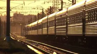 ЭП1М-477 с поездом Москва — Владикавказ