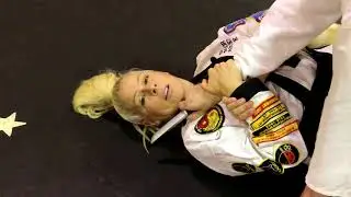 A quick tutorial on ground knife defense