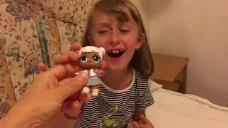 Открываем куклу Lol Doll в отеле Испании