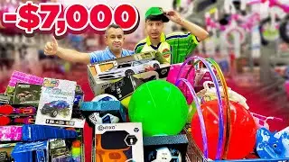 I BOUGHT MY ENTIRE NEIGHBORHOOD CHRISTMAS GIFTS!!! Vlogmas DAY 23