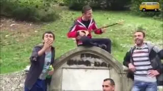 „Груевски е болна легнала, легнала, нека земе Заев владата, владата„