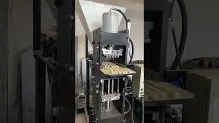 Станок производит уголь для кальяна #shorts
