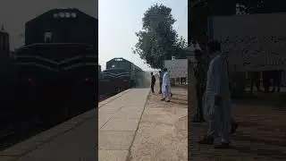 Chinese Locomotive ZCU leading the fastest train Karakoram express crossing through Sangla hill #yt