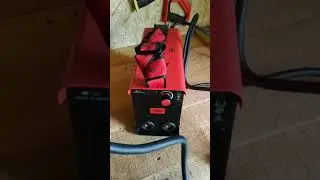 Вскрытие инвертора Fubag IR180.  Opening Welding machine Fubag IR180, looking inside.