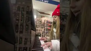 ПОЮ В МАГАЗИНЕ МУЛЬТЯШНУЮ ПЕСНЮ)