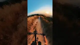 jumping into the sunset 🤘🏼