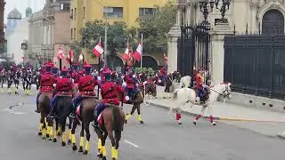 Ingreso de Caballería Húsares de Junín a Palacio de Gbo. #husares