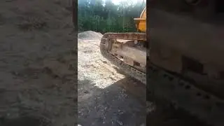 Замена гусениц на экскаваторе JCB 220