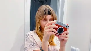 Алиса купила ФОТОАППАРАТ с моментальными фотографиями !