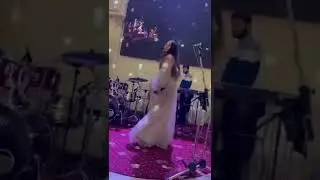 KANIZA UCHYAPTI  ICHI KO'RINADIGAN KO'YLAKDA
