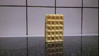 Вафля падает