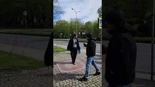 Моя самая эпатажная и скандально-известная прогулка "Гоп-стоп" по Амалиенау🤘 Моя братва лучшая🔥