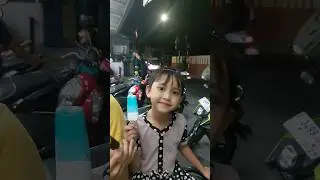 malam malam makan eskrim 🤤 #shorts #fyp #eskrim #icecream #shareen #shortsvideo