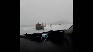 рыбалка на севере. штурмуем реку Иртыш. переезд через зимник.