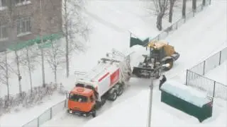 Мусорка застряла. ЖРП-8. Ижевск. ЖК Янтарный.