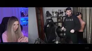 0й, пуговичка расстегнулась 🤗
