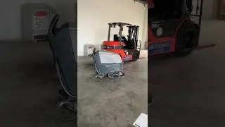 Auto scrubber