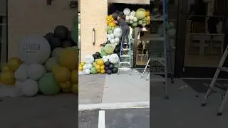 The Bulking Process #balloons #ballondecor #balloonbackdrop #partydecor