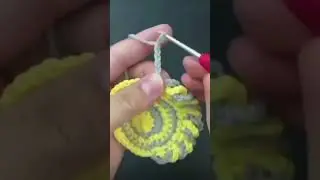 Acabamento com correntinhas entrelaçadas