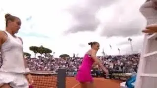 Karolina Pliskova bashes umpire's chair with racket after loss | 16/05/2018