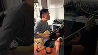 Tik gitar lagu anu.... hehe.... ngawiiiit....