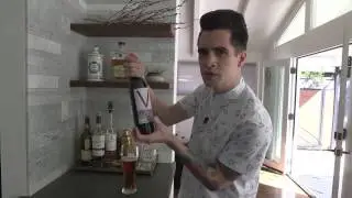 Brendon Urie review his Home - Panic! At The Disco [RUS translation]