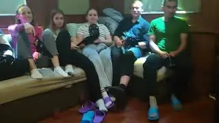 Игра в мафию дружным коллективом.