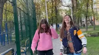 Вика отпрашивает меня на ночевку.